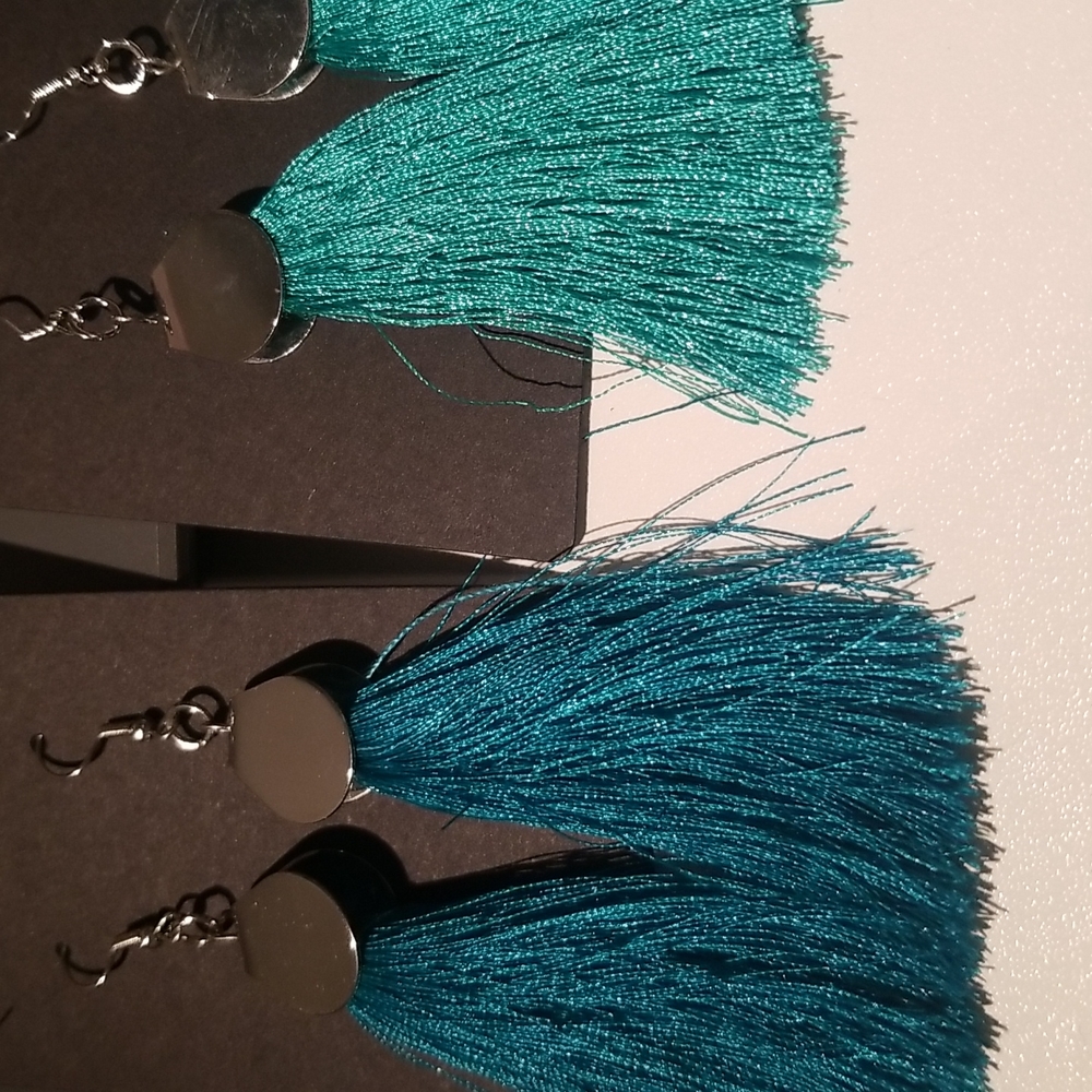 ⭐️Tassle earrings - Picture 5 of 6
